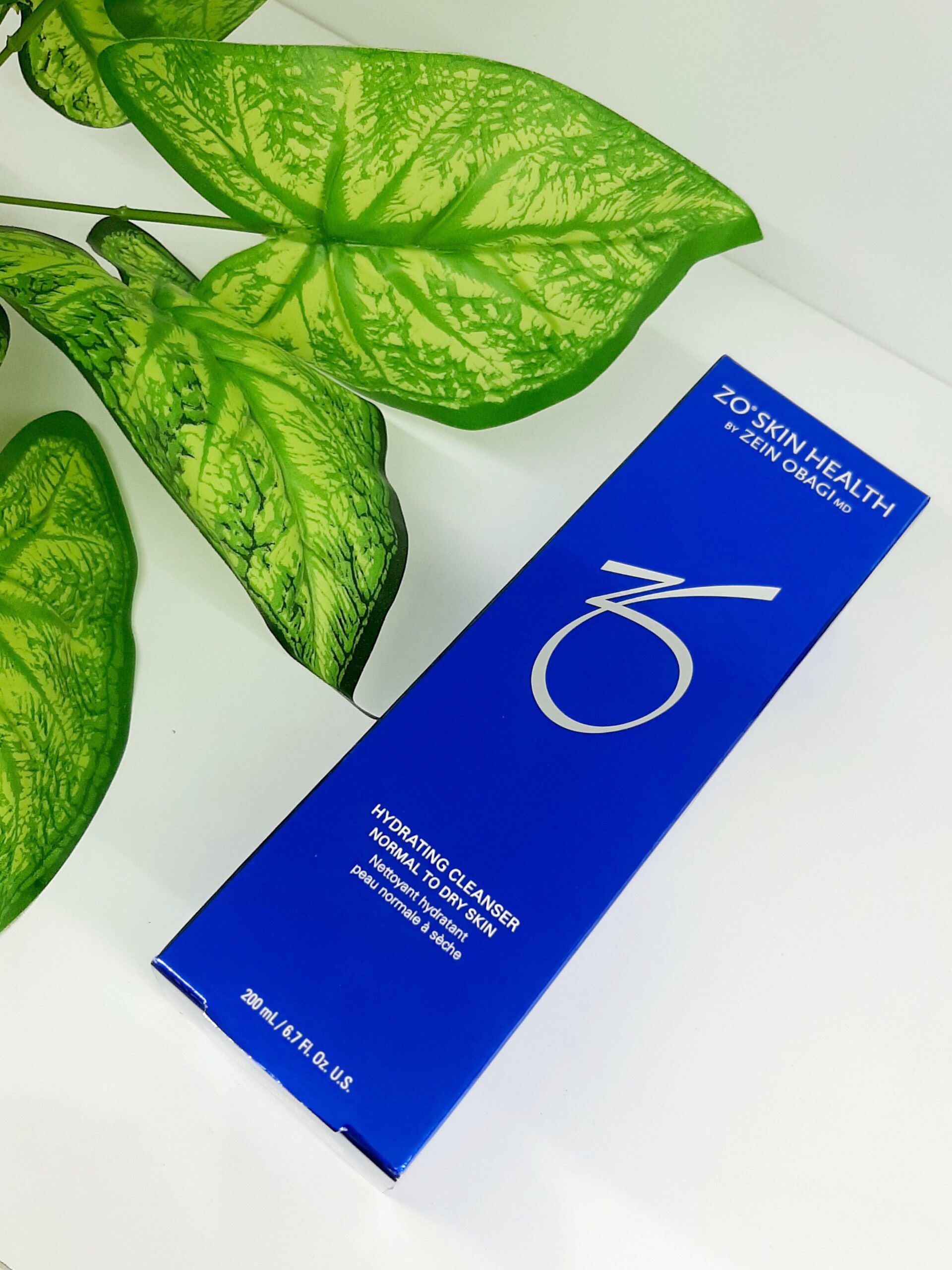 Sữa rửa mặt cho da khô, da nhạy cảm Zo Skin Health Hydrating Cleanser.